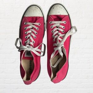 Converse pink sneakers, men’s size 9 / woman’s 11